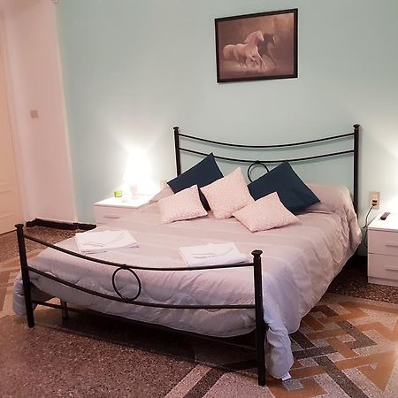 Royal Suite Genoa Bagian luar foto